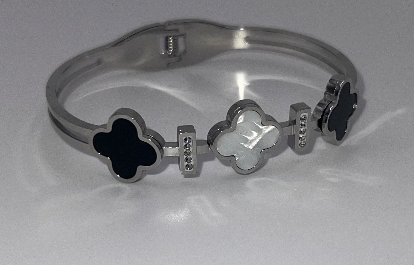 Clover bracelet- black and silver