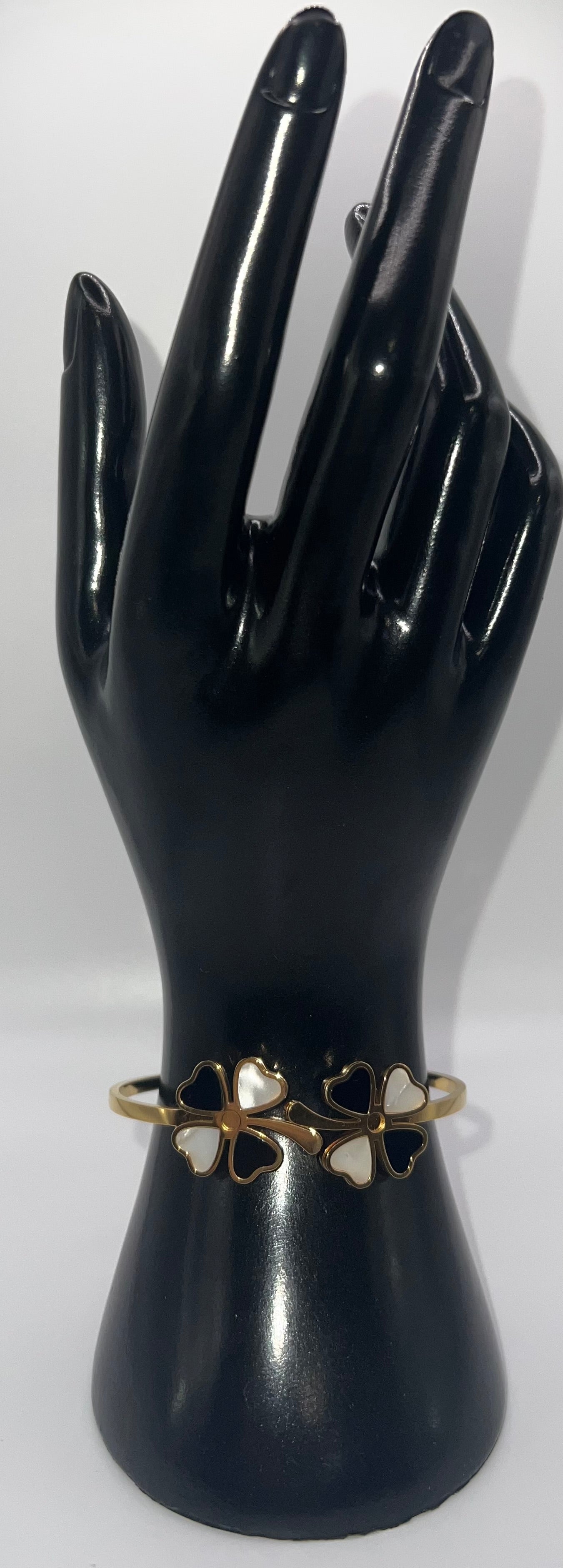 Clover bracelet - black, white and gold